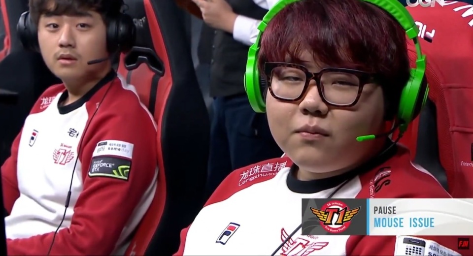 球员社媒互 球员社媒互